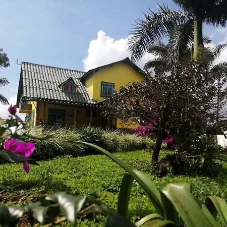 Finca Turistica Santa Clara Hostel Calarca Exterior photo