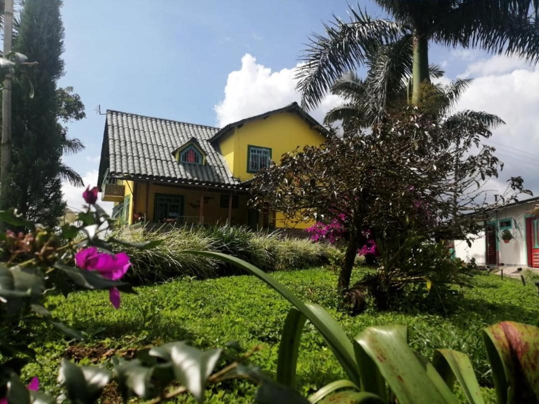Finca Turistica Santa Clara Hostel Calarca Exterior photo